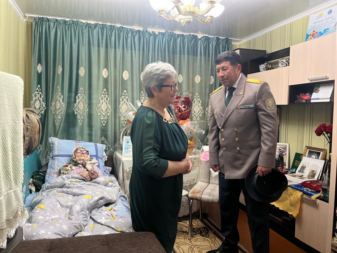 Отан қорғаушылар мен Жеңістің 80 жылдығы қарсаңында соғыс және еңбек ардагеріне құрмет көрсетілді