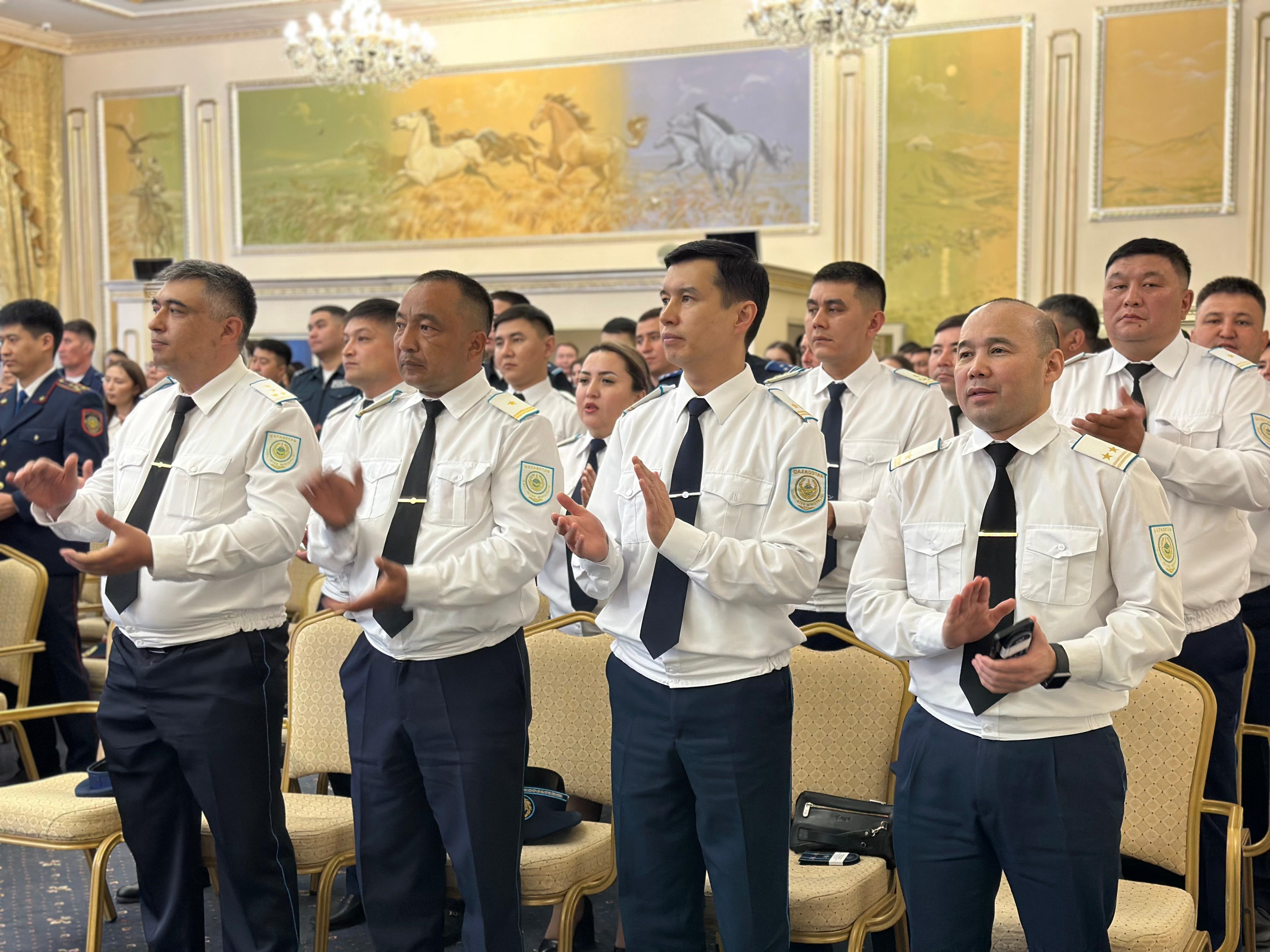 Полицейских Павлодарской области наградили в честь Дня защитника Отечества