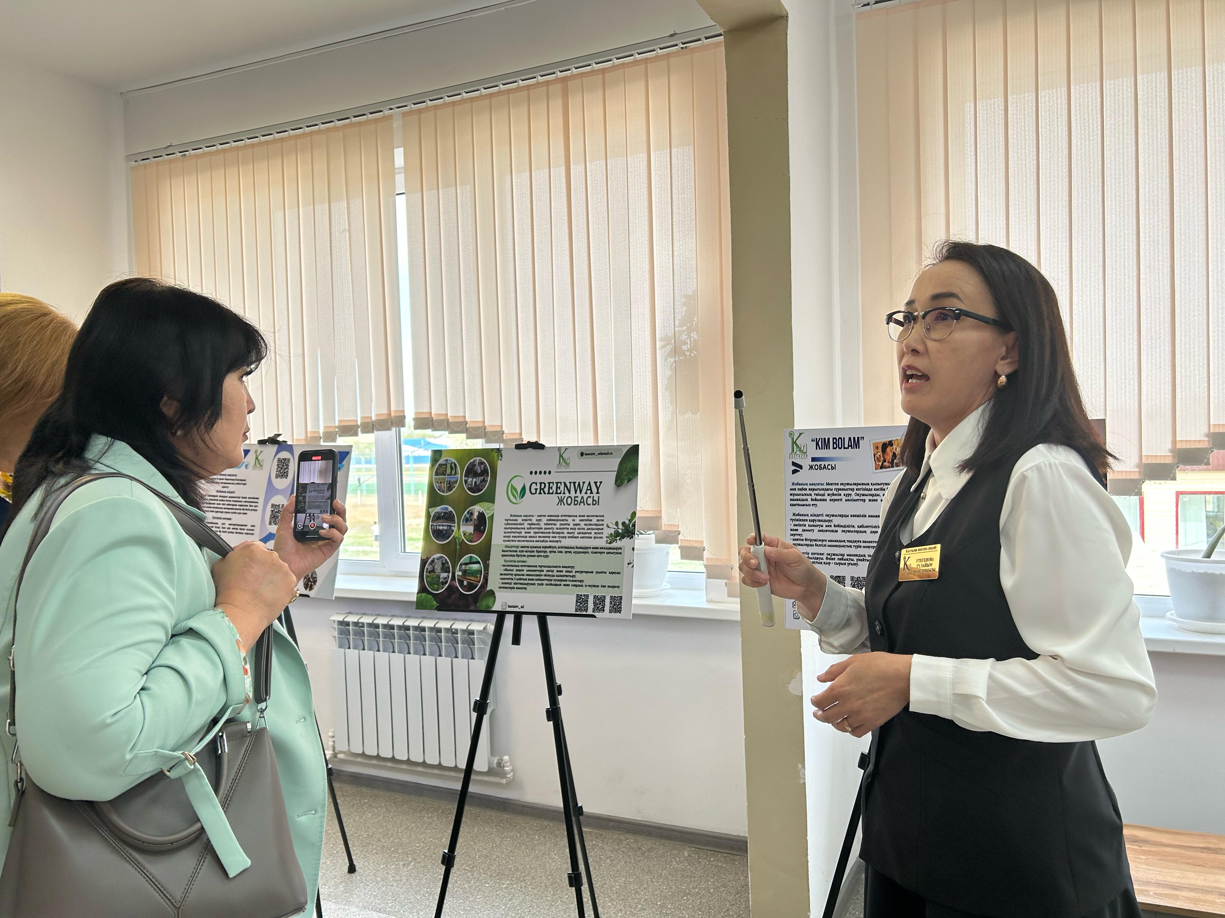 Оральды секс жасайтын қара тері лесбияндардың суреттері