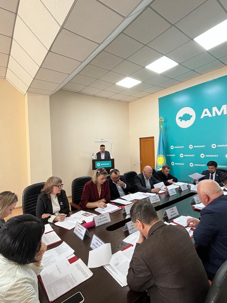 Бүгін, 2025 жылғы 06 мамырда Абай аудандық мәслихатында әлеуметтік-құқықтық мәселелер жөніндегі тұрақты комиссияның отырысы өткізілді