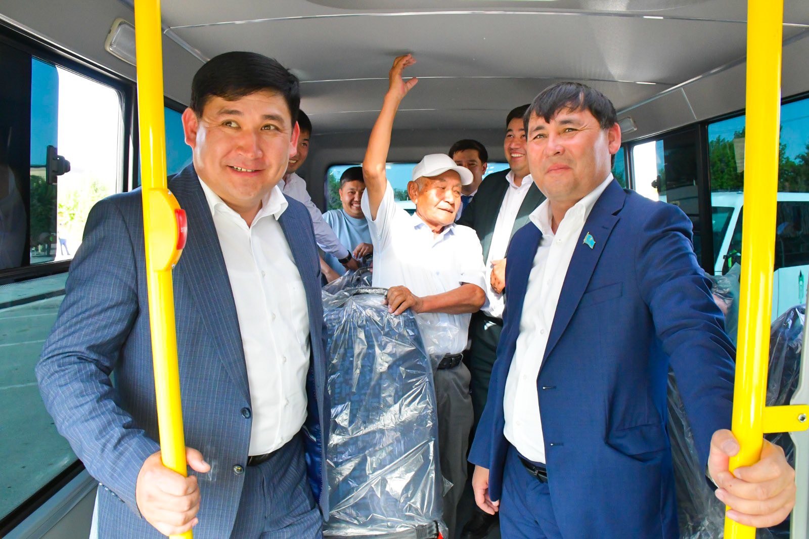 АУДАН КӨЛЕМІНДЕ ҚОҒАМДЫҚ КӨЛІКТЕР ЖАҢАРТЫЛДЫ