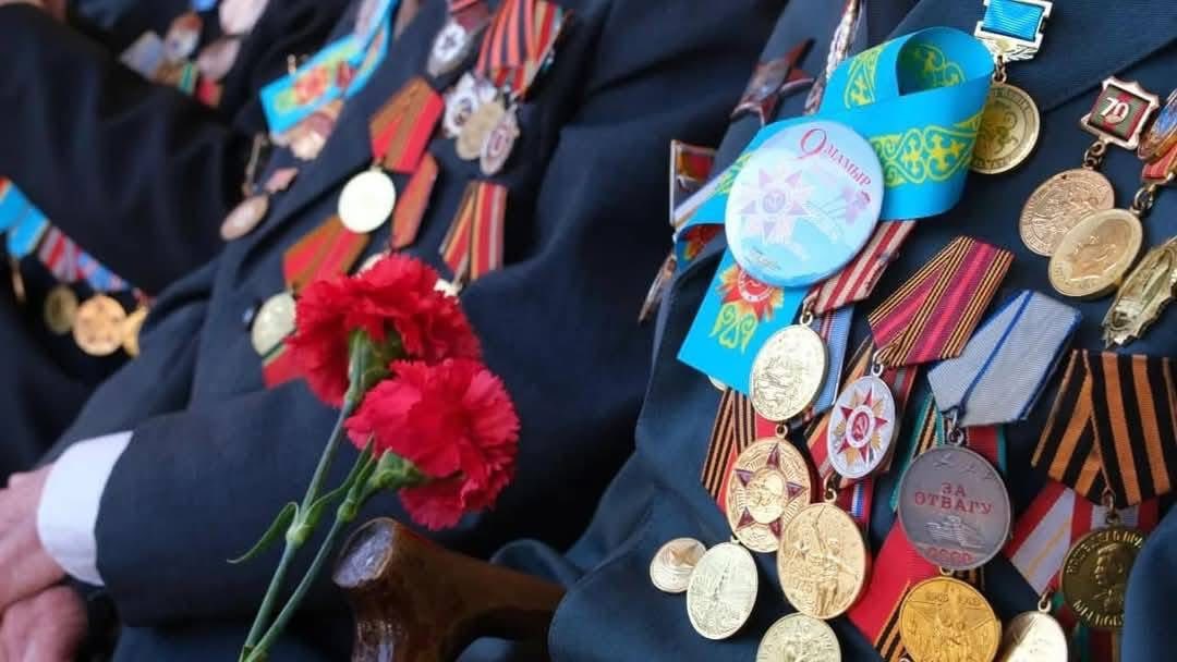 ҰЛЫ ЖЕҢІС КҮНІ ҚАРСАҢЫНДА ТЫЛ АРДАГЕРЛЕРІНЕ ҚҰРМЕТ КӨРСЕТІЛДІ