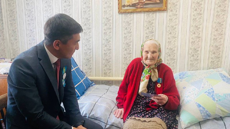 Тыл еңбеккерлерімен кездесу