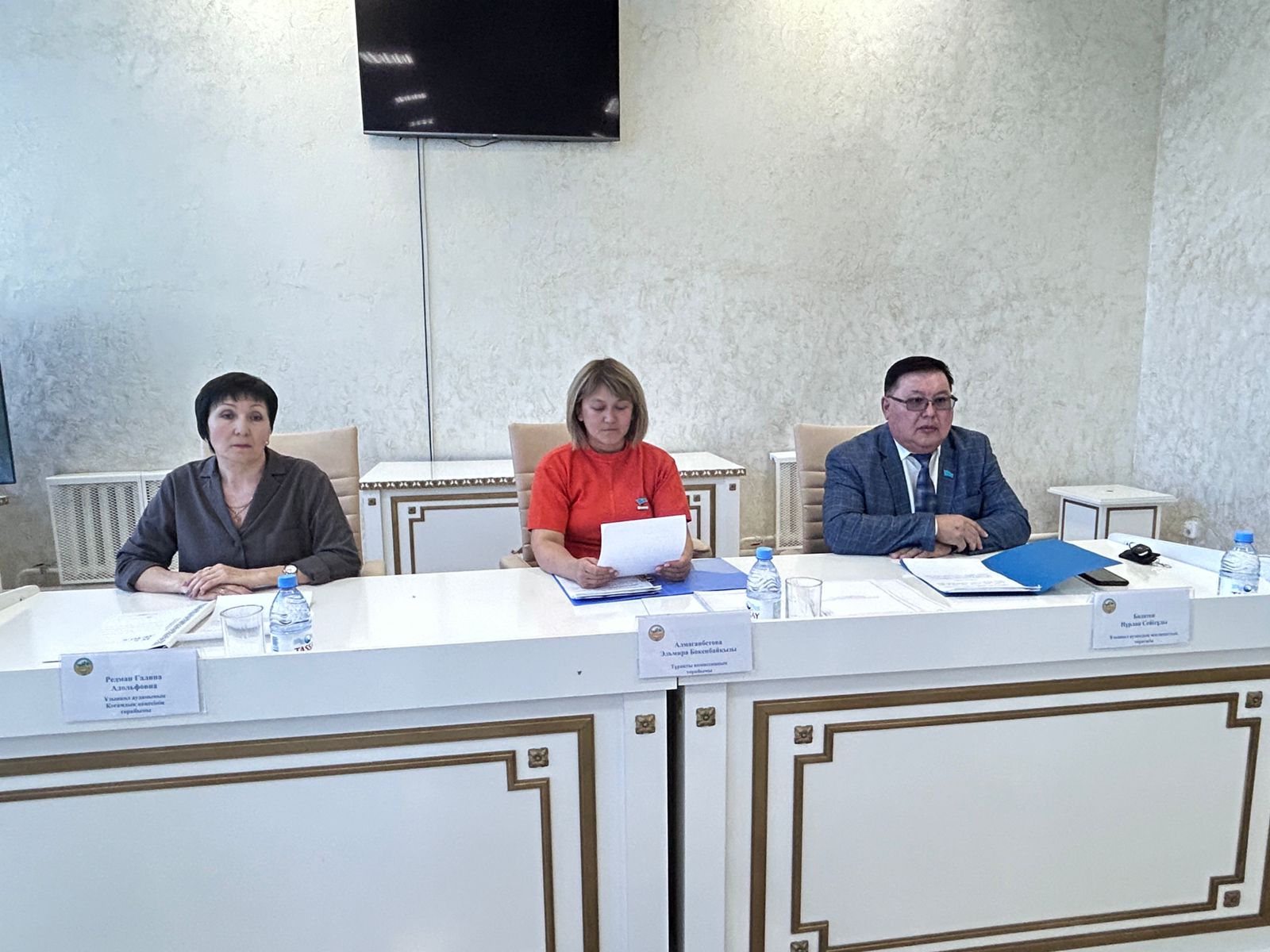 Ауданның бюджетін және экономикасын дамыту мәселелері жөніндегі тұрақты комиссиясымен Ұзынкөл ауданының  Қоғамдық кеңесінің  біріккен отырысы өтті.