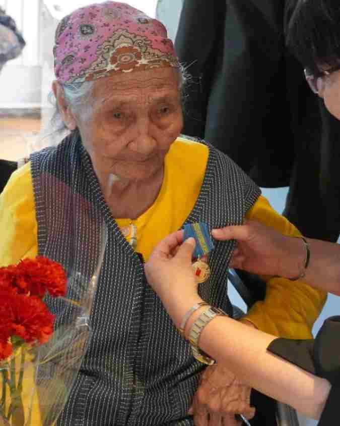 В районе Сарыарка тружеников тыла поздравили с 80-летием Великой Победы