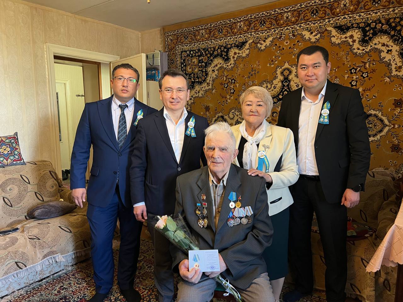 9 Мамыр мерекесі қарсаңында қала әкімі және ардагерлер кеңесінің төрайымы қаламыздағы тыл еңбеккерлеріне барды.