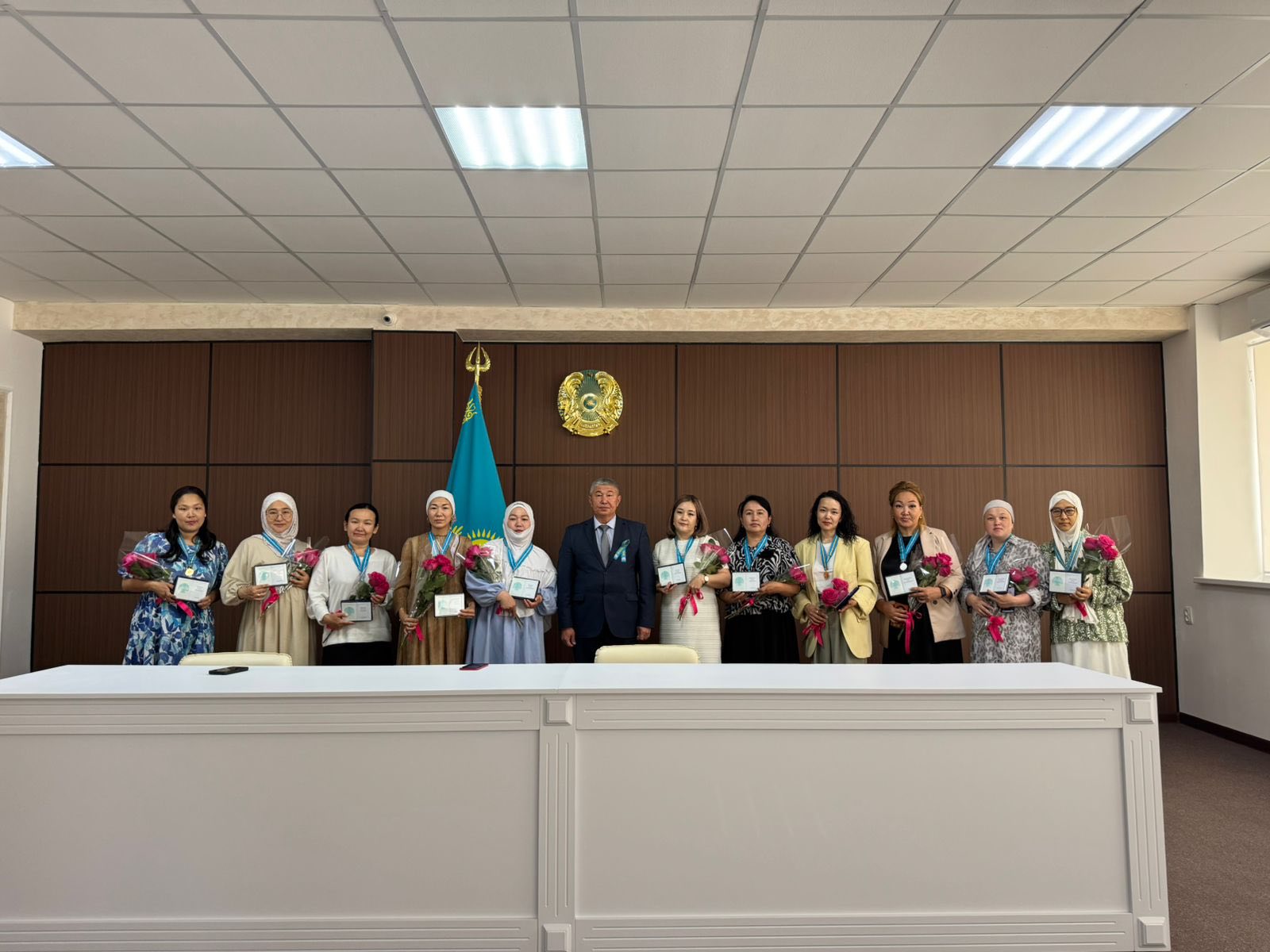 Жаңаөзенде көпбалалы аналар «Алтын алқа» және «Күміс алқамен» марапатталды