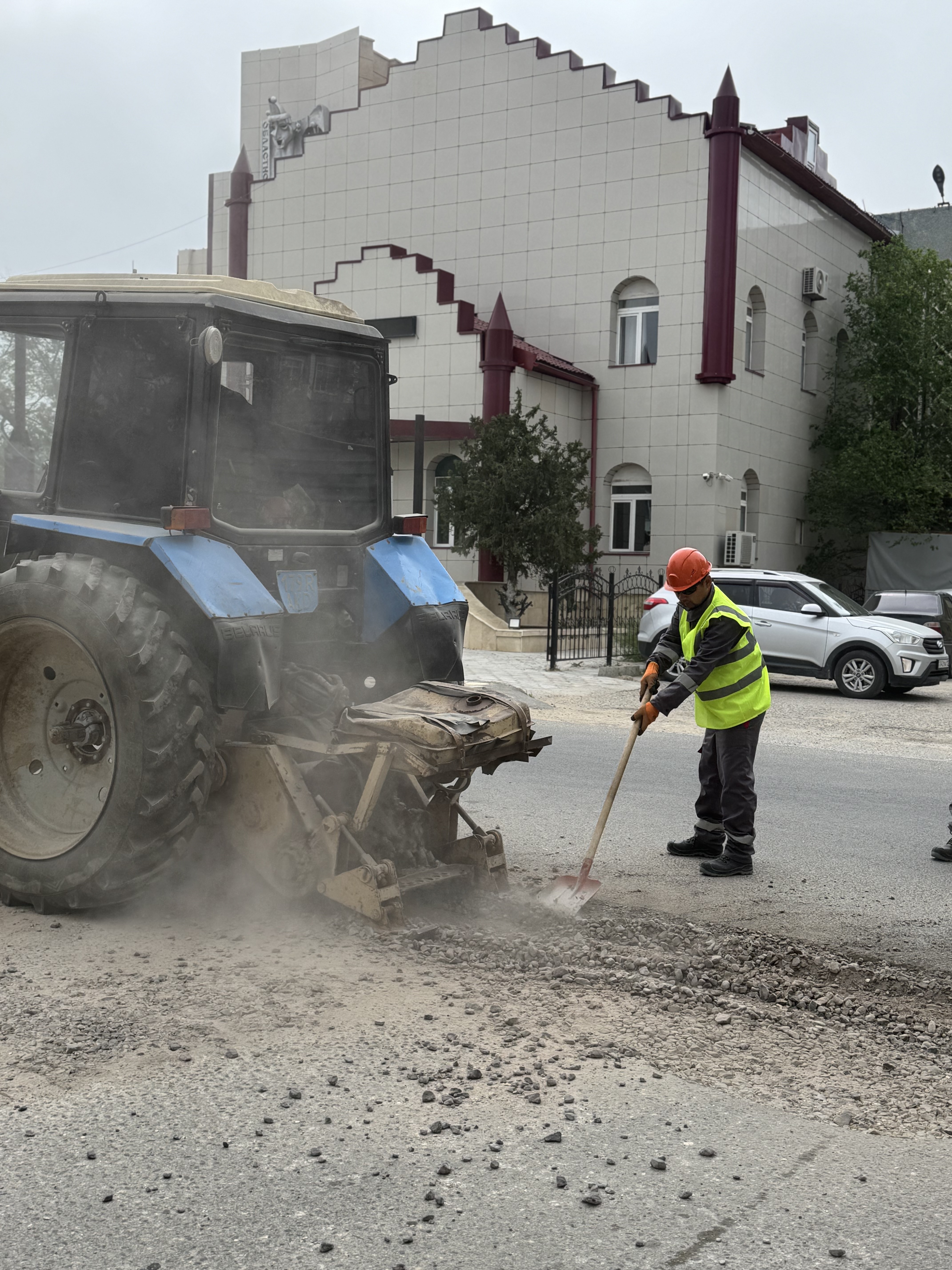 Ақтауда шағын ауданішілік жолдарда шұңқырлы жөндеу жұмыстары басталды