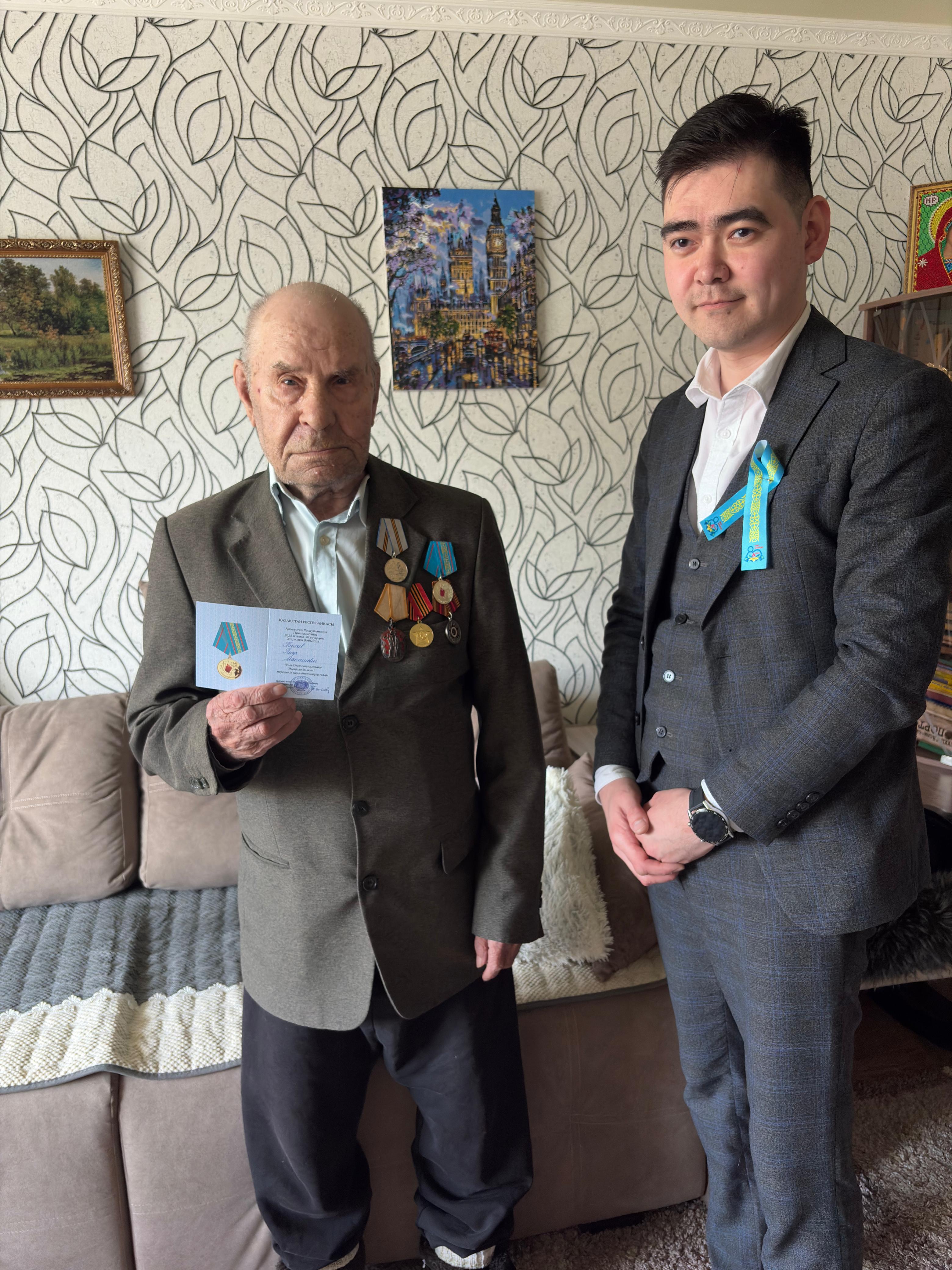 Октябрь кентінің тыл еңбеккерлерін құттықтау