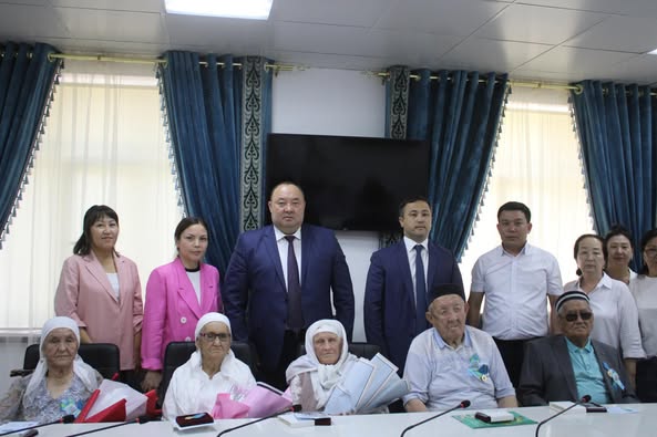 В КЕЛЕССКОМ РАЙОНЕ НАГРАЖДЕНЫ ВЕТЕРАНЫ ТЫЛА.