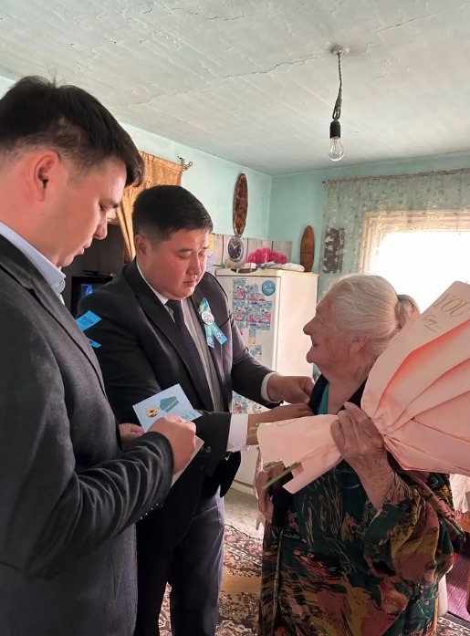 Аудан ардагерлеріне мерейтойлық медальдар табысталды