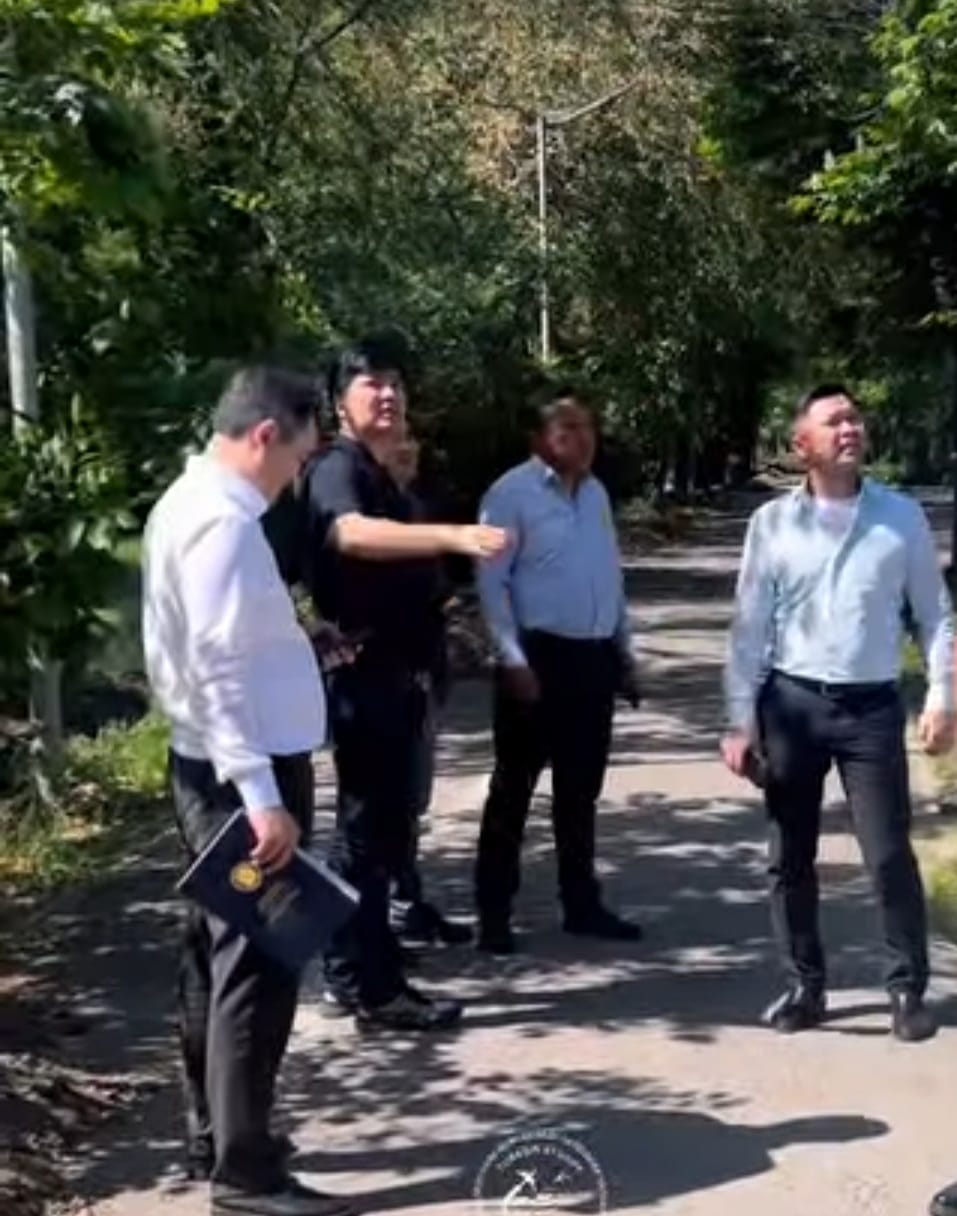Рабочий объезд по скверам