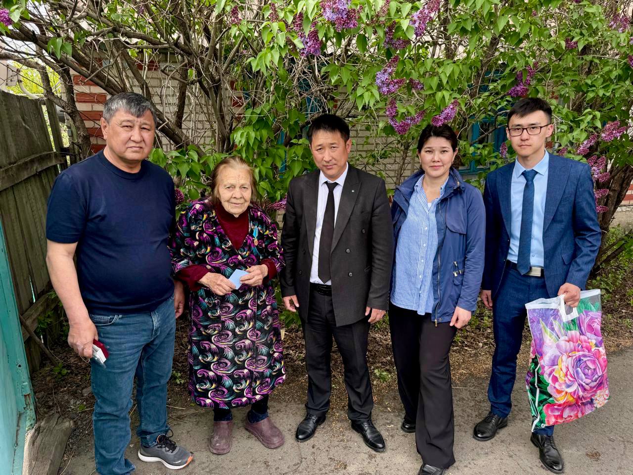Тыл еңбеккерлерін Жеңіс күнімен құттықтау