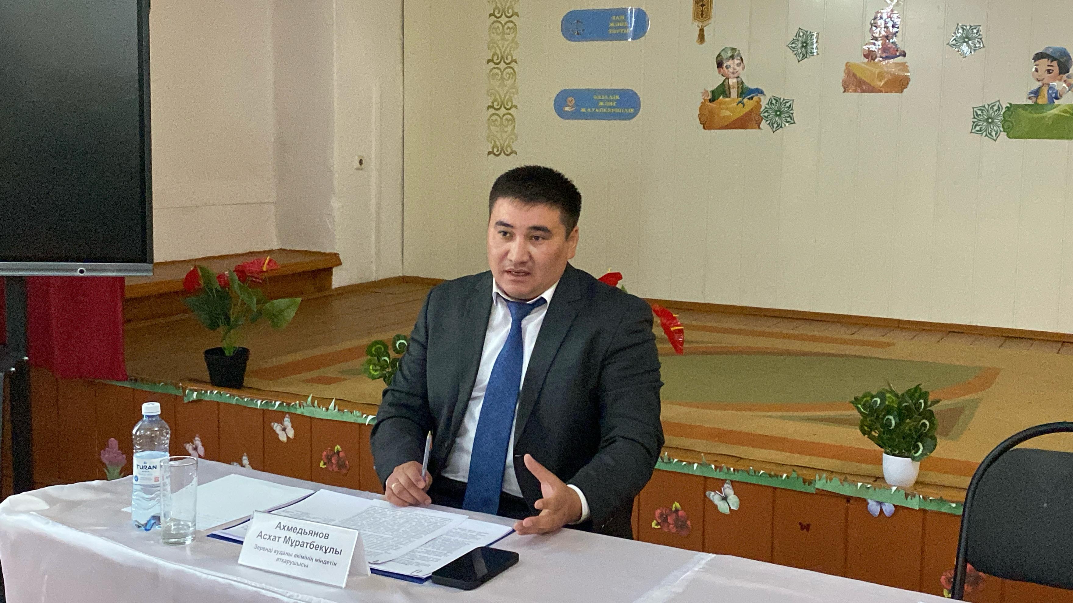 Бүгін Зеренді ауданы әкімінің міндетін атқарушы А. Ахмедьянов Алексеевка кентінің тұрғындарымен есеп беру кездесуін өткізді
