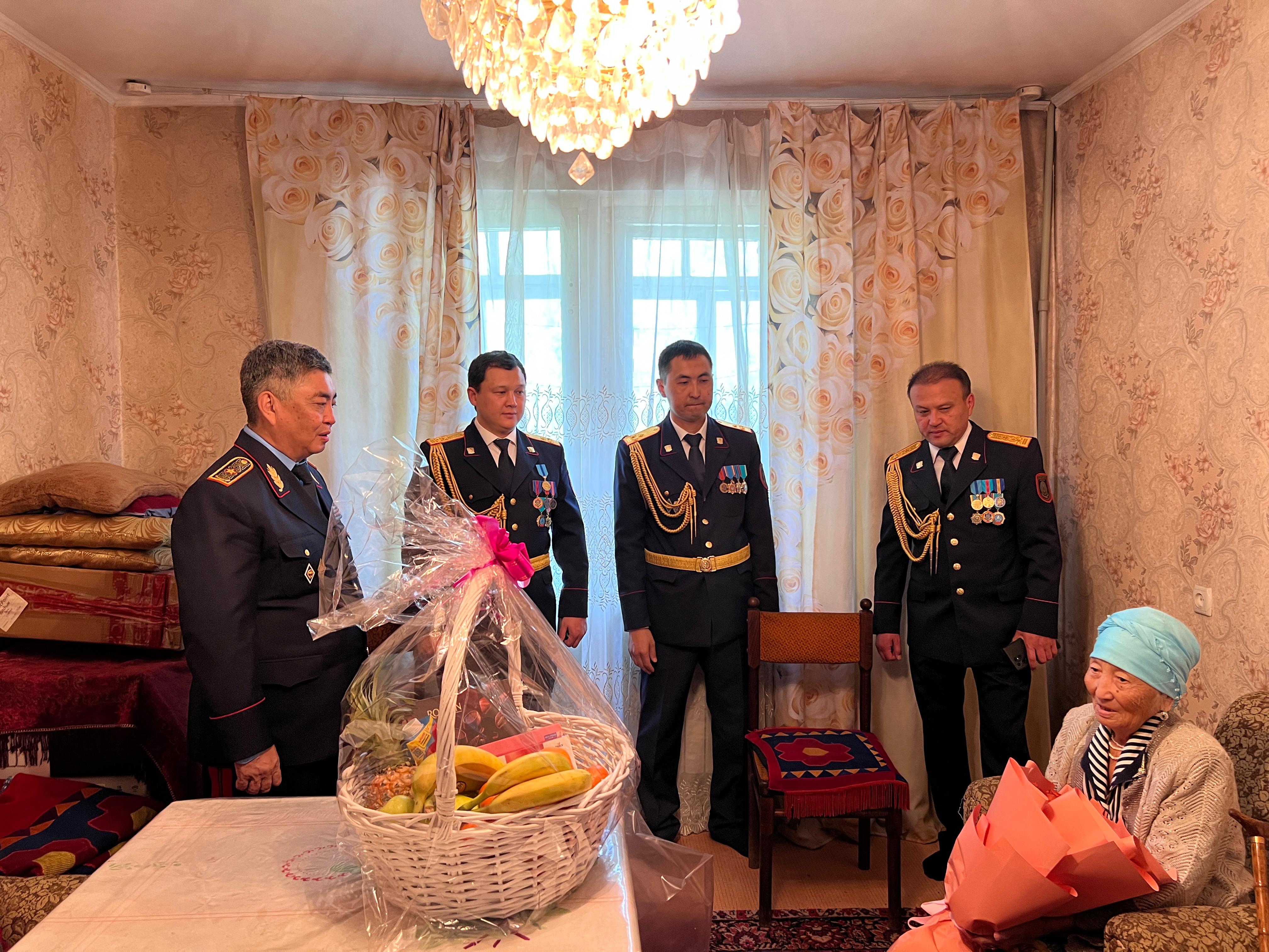 Ұлы Жеңістің 80 жылдығына орай тыл ардагерлерін құттықтау
