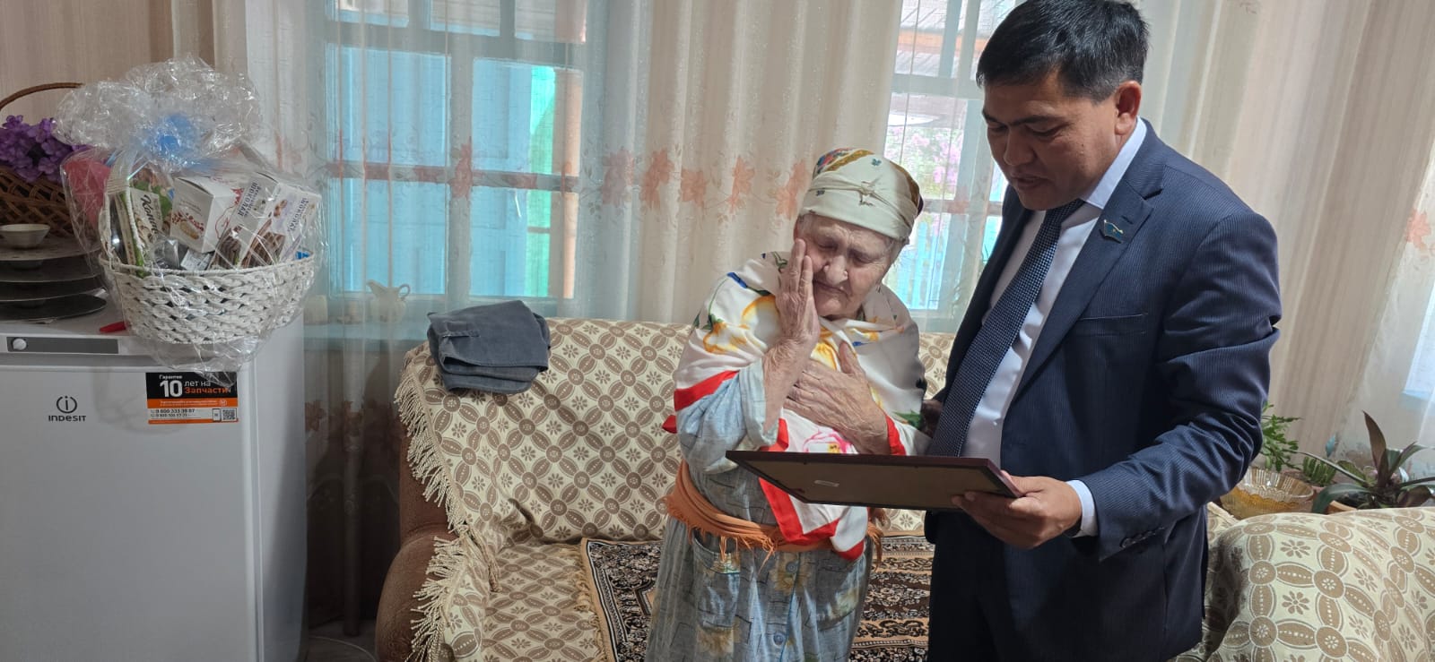 Депутаттардан құттықтаулар