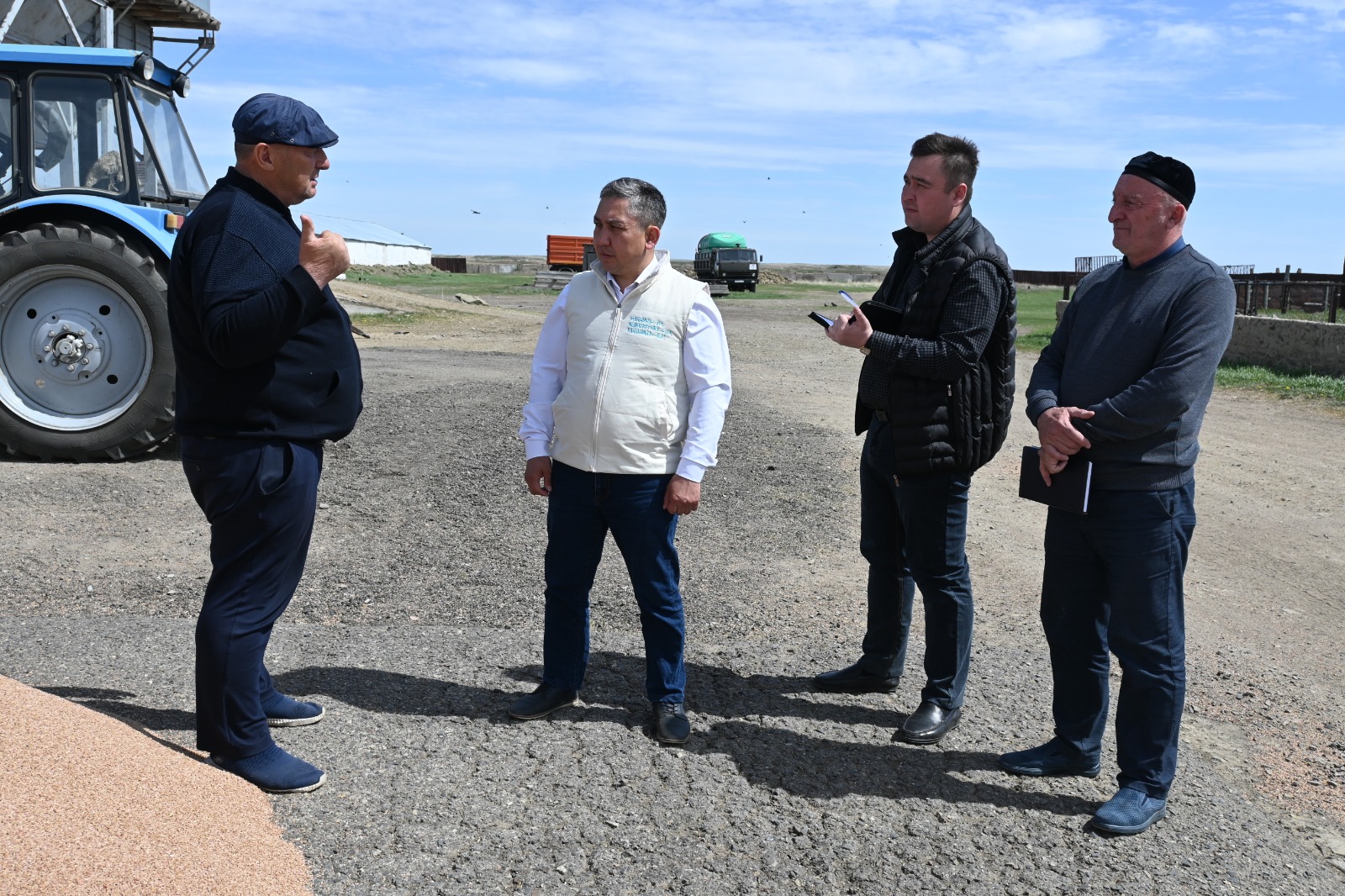 Аудан әкімі ауыл шаруашылығы кәсіпорындарының егіс науқанына дайындығын бағалады