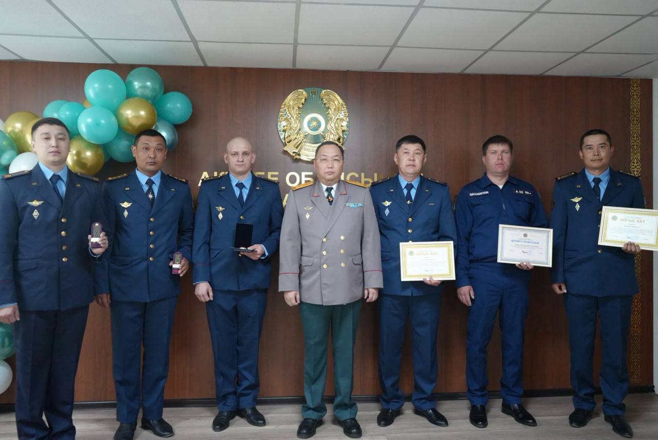 В Актобе прошёл торжественный сбор, посвящённый Дню защитника Отечества и Дню Победы