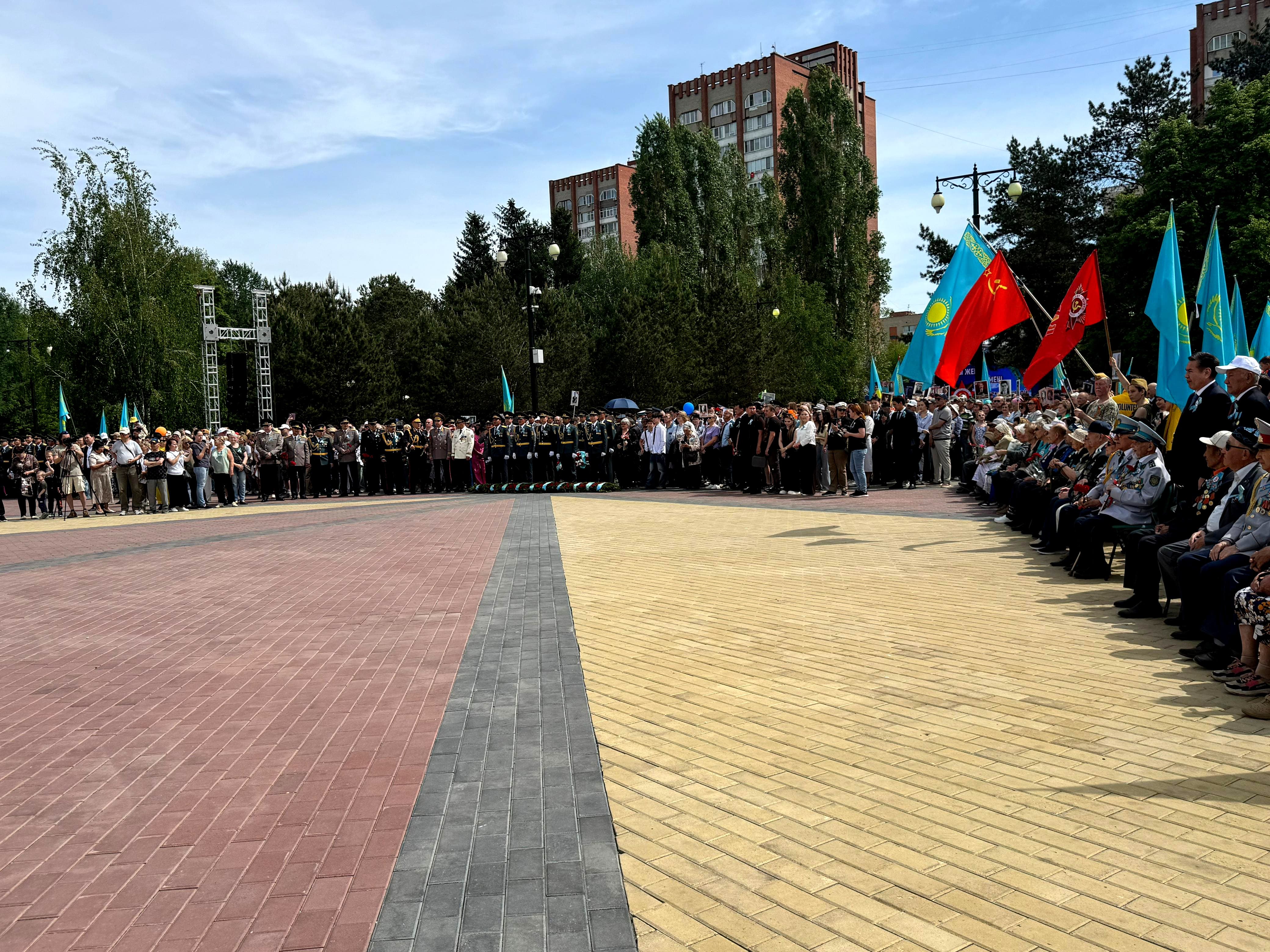 Әділет департаменті Даңқ мемориалына гүл қою рәсіміне қатысты