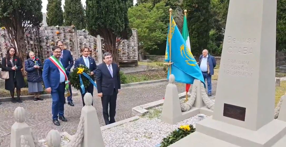 Ambassador of Kazakhstan Lays Flowers at Memorial Honouring Kazakh Soldiers Who Fell in the Liberation of Northern Italy