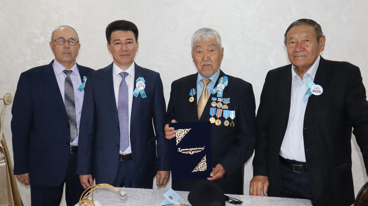 РАЙЗО БАЙДАЛЫУЛЫ НАГРАЖДЕН ЮБИЛЕЙНОЙ МЕДАЛЬЮ «80 ЛЕТ ПОБЕДЫ В ВЕЛИКОЙ ОТЕЧЕСТВЕННОЙ ВОЙНЕ»