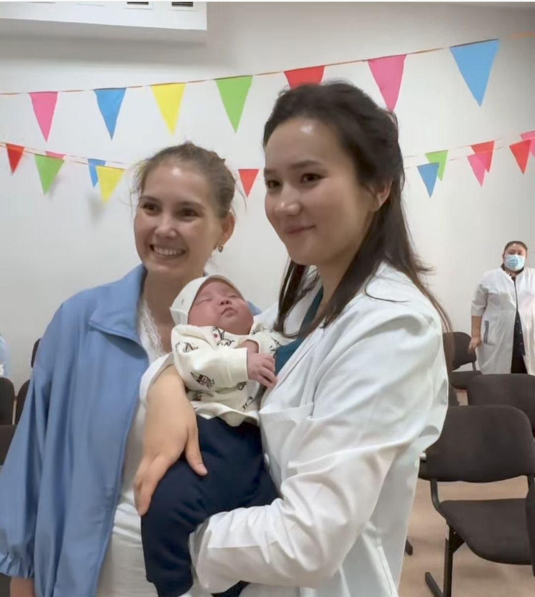 АЛМАТЫ ҚАЛАЛЫҚ №2 ПЕРИНАТАЛДЫҚ ОРТАЛЫҒЫНДА ШАЛА ТУЫЛҒАН БАЛАЛАРҒА АРНАЛҒАН АШЫҚ ЕСІК КҮНІ ӨТТІ