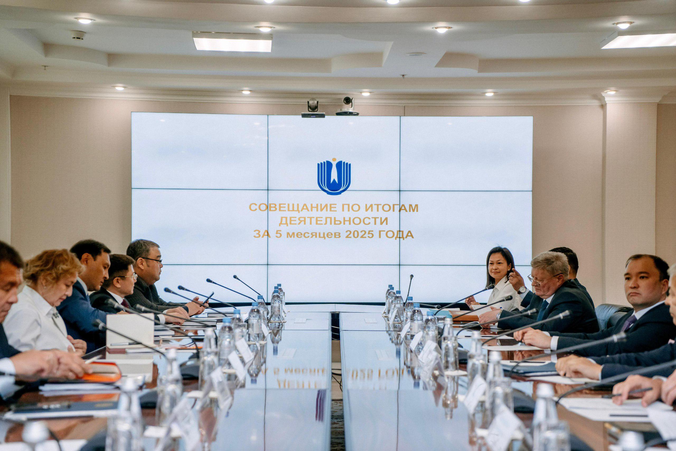 Адам құқықтары жөніндегі ұлттық орталықта Омбудсмен аппараты мен өңірлік өкілдіктердің қатысуымен 2025 жылдың бес айындағы жұмыс қорытындысына арналған отырысқа қатысты