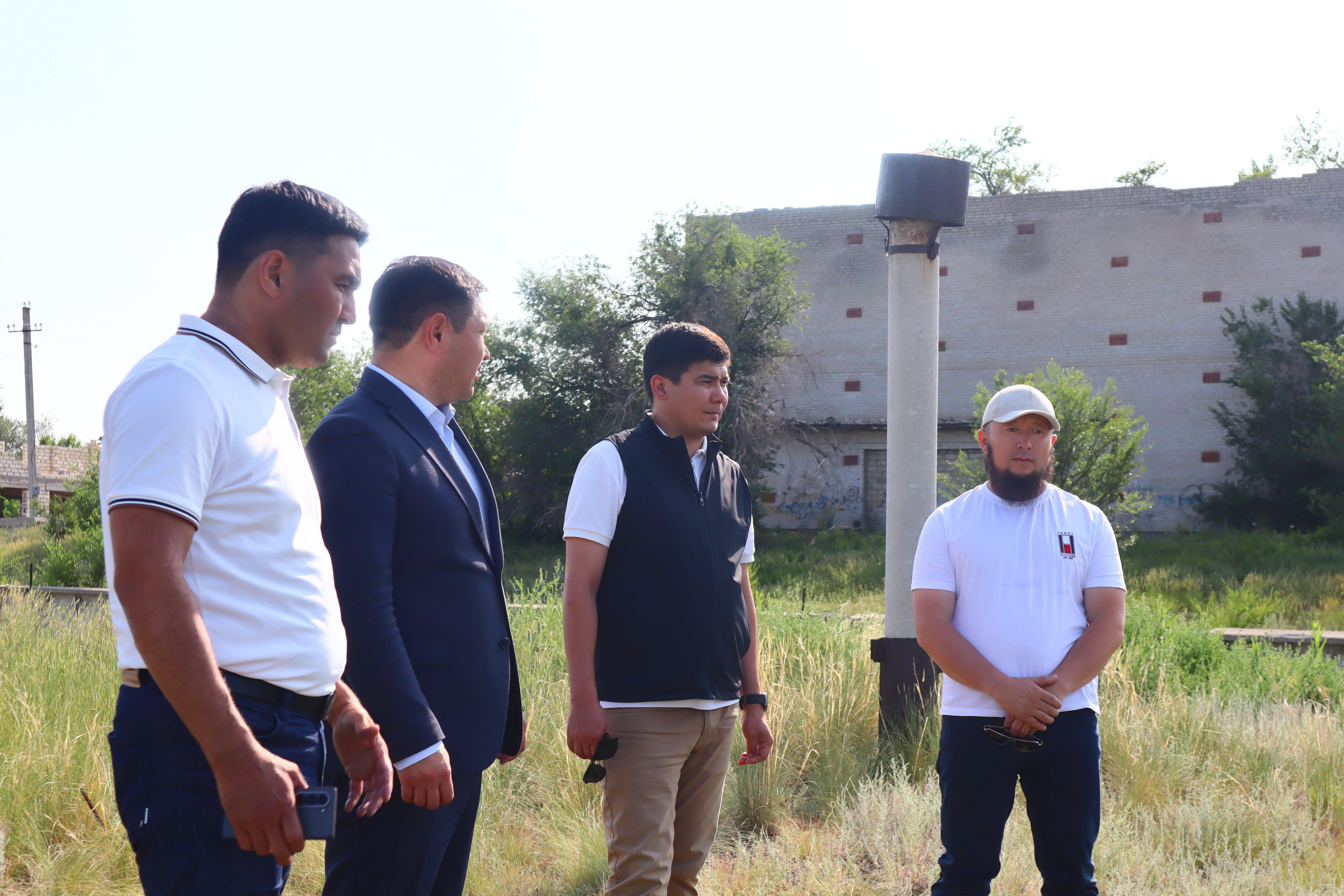 Аудан басшысы Асланбек Шуиншалиев Алға қаласында салынып жатқан қосымша су резервуарының құрылыс алаңында болды