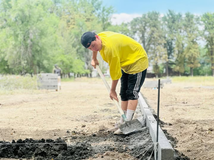 Әлжан ана ауылындағы саябақта жөндеу жұмыстары жүргізілуде.
