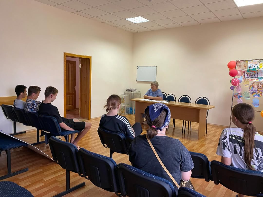 Свердлов ауылдық округінің әкімі Г. С. Макаева президенттік Жастар кадрлық резервіне кезекті іріктеудің кезеңдері мен ерекшеліктері туралы түсіндіру бойынша кездесу өткізді.