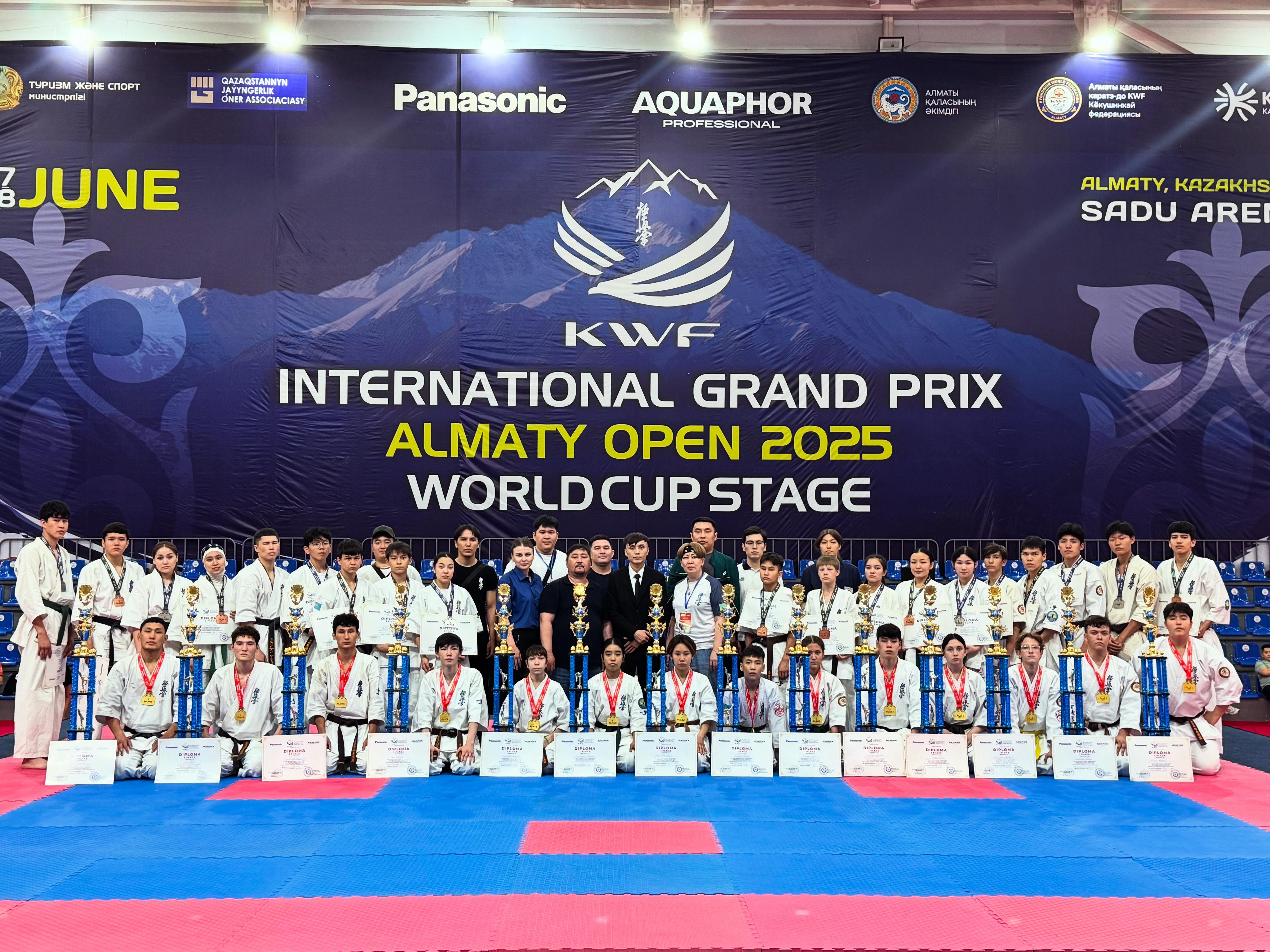 Елордалық каратэшілер халықаралық жарыста 15 алтын медаль жеңіп алды