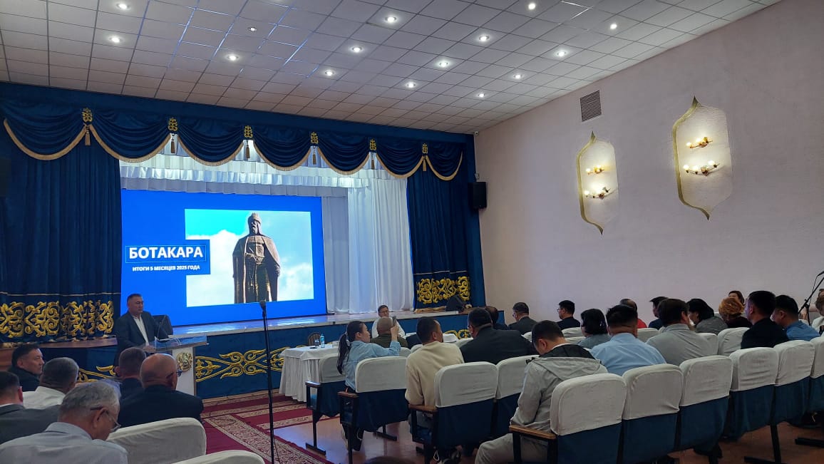 Ботақара кентінде тұрғындармен есептік кездесу өтті