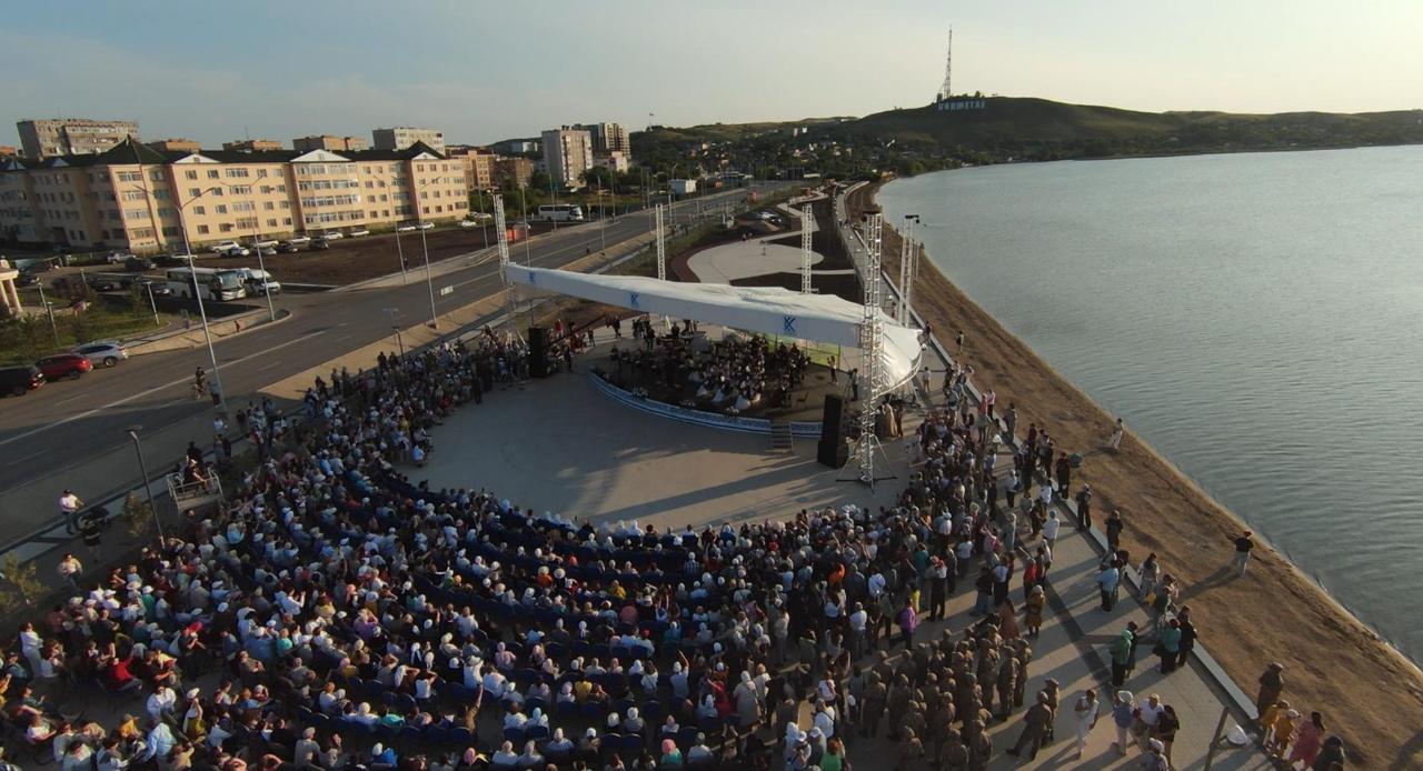 Құрманғазы атындағы оркестр Көкшетаудағы жаңа сахнада өнер көрсетті