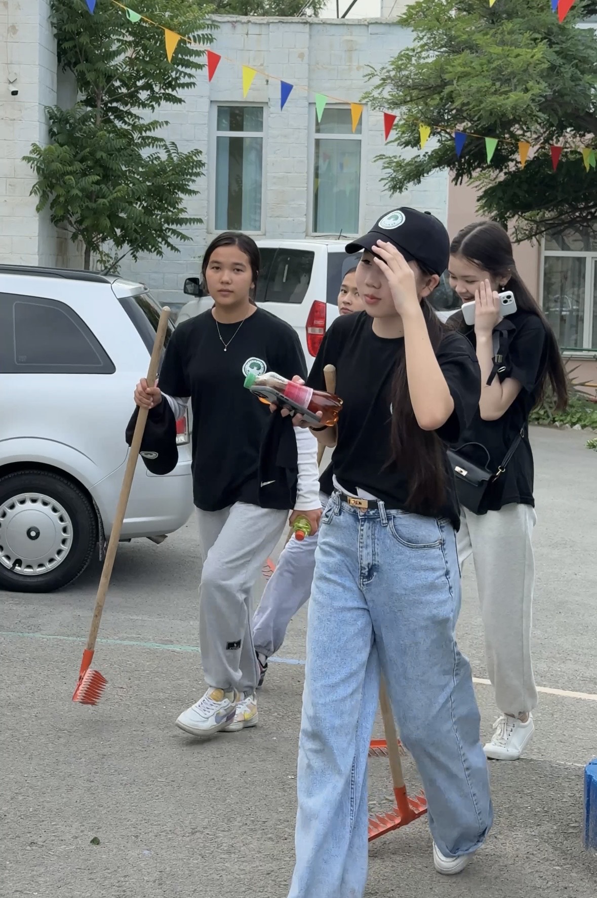 «Жасыл ел» еңбек жасағы балалар үйінде қайырымдылық акциясын өткізді