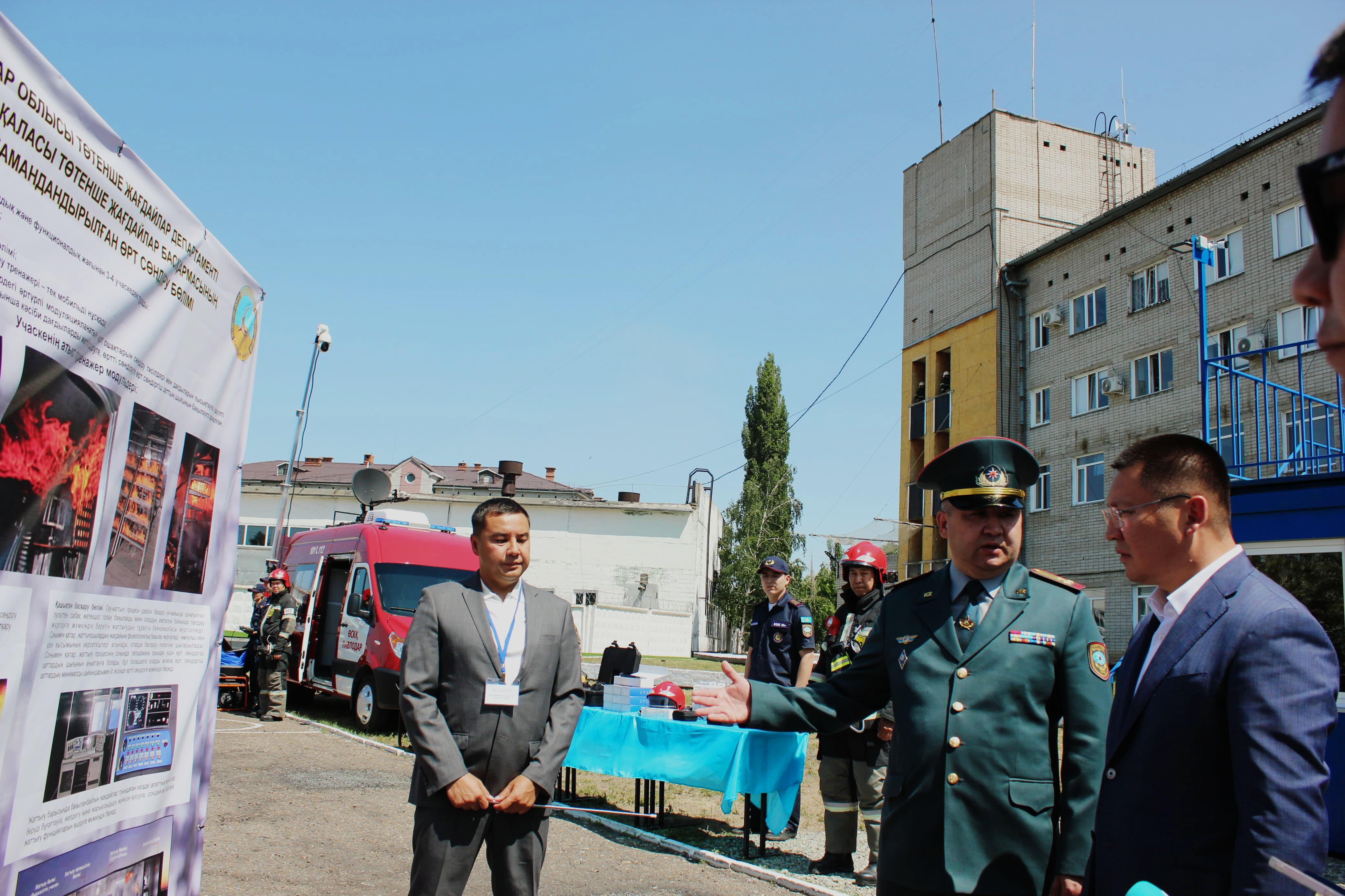 Облыс әкімі Асаин Байханов ТЖ департаментінің заманауи оқу-жаттығу кешенінің жұмысымен танысты