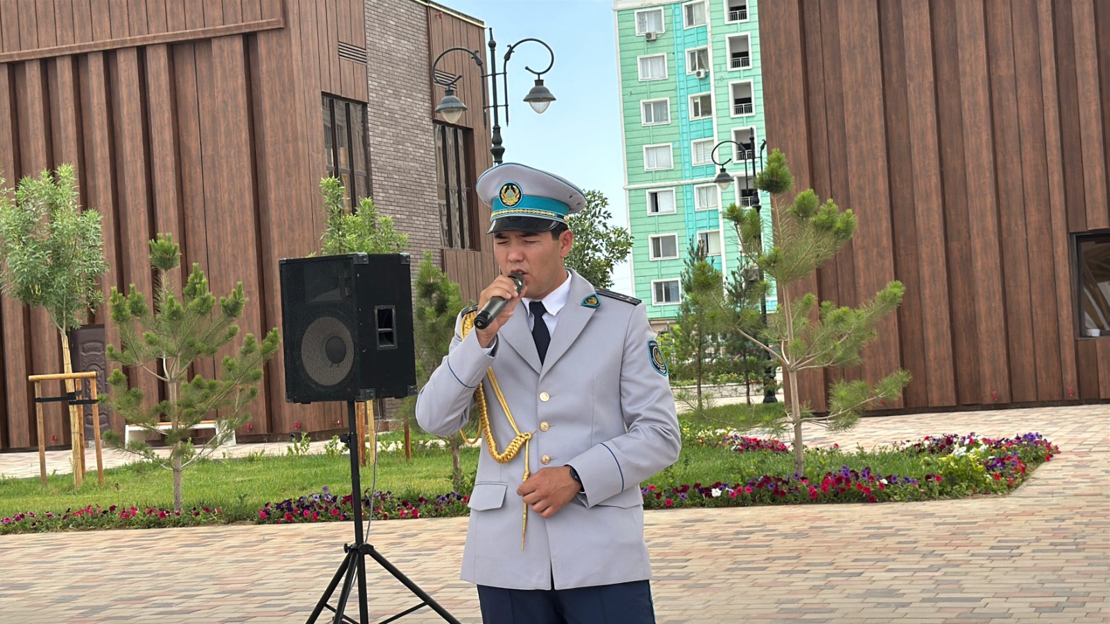 Полиция күнін мерекелеу аясында тәртіп сақшылары өнер көрсетті