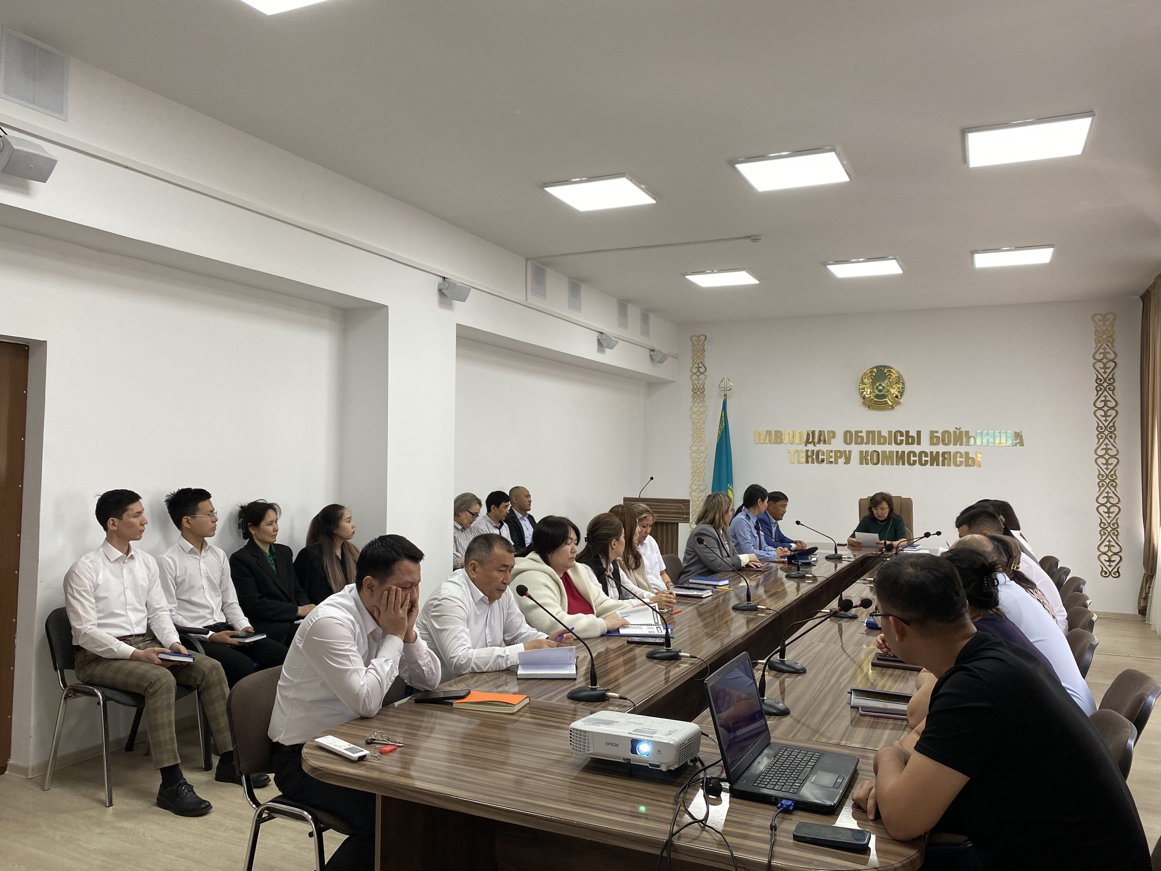 «Павлодар облысы бойынша тексеру комиссиясы» ММ Әдеп жөніндегі уәкілі 2025 жылғы 27 мамыр күні мемлекеттік қызметшілердің әдеп нормаларын сақтау, гендерлік зорлық-зомбылықтың, діни экстремизмнің алдын алу, сондай-ақ құқықтық тәртіп пен заңдылықты нығайту мәселелеріне арналған ақпараттық-түсіндіру іс-шарасын ұйымдастырды.