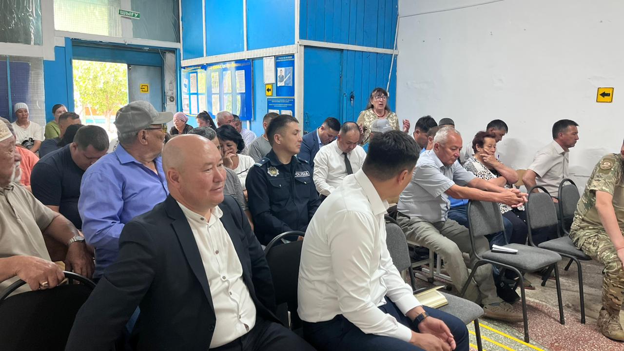 Әулиекөл ауданының ТЖБ Первомайское ауылы мен Новонежинка ауылы тұрғындарының алдында есеп беру кездесулеріне қатысты.