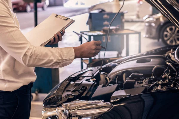 KIA-НЫҢ ӨҢІРЛІК ДИЛЕРІНІҢ ҚЫЗМЕТІНДЕ ҮСТЕМ ЖАҒДАЙДЫ ТЕРІС ПАЙДАЛАНУ АНЫҚТАЛДЫ