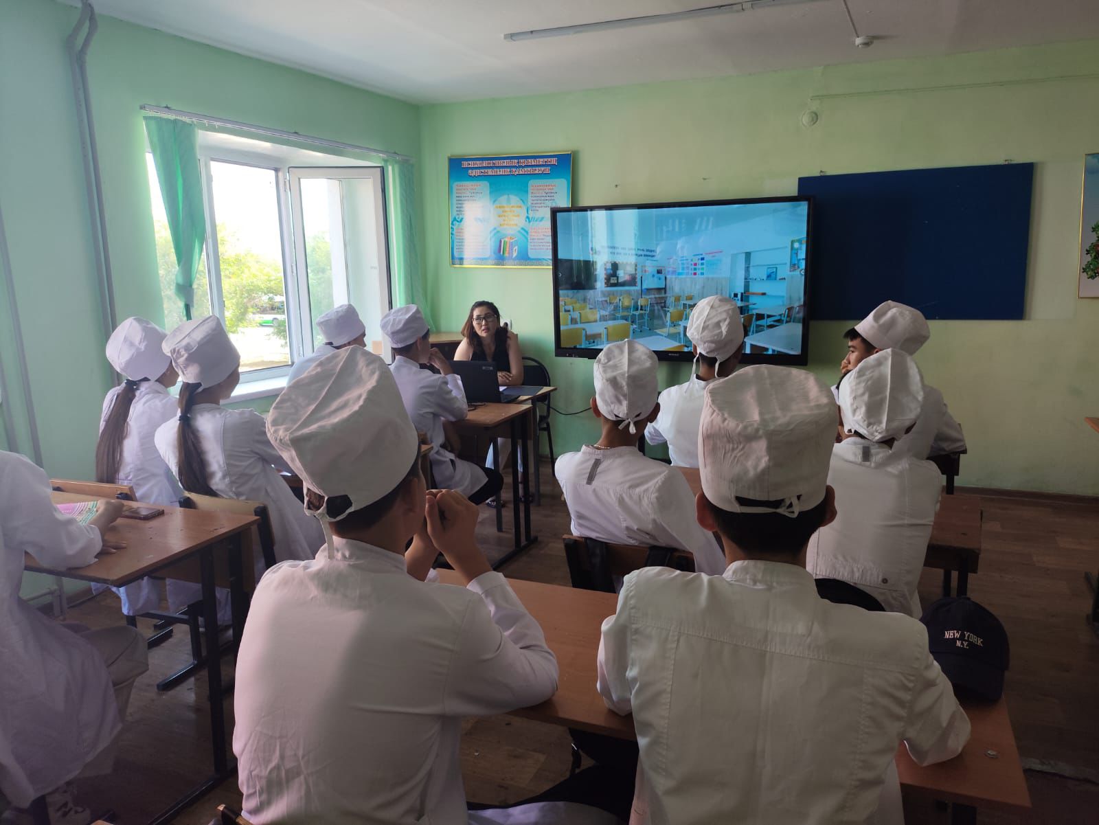 Студенттердің құқықтық сауаттылығын арттыру мақсатында дәріс берілді