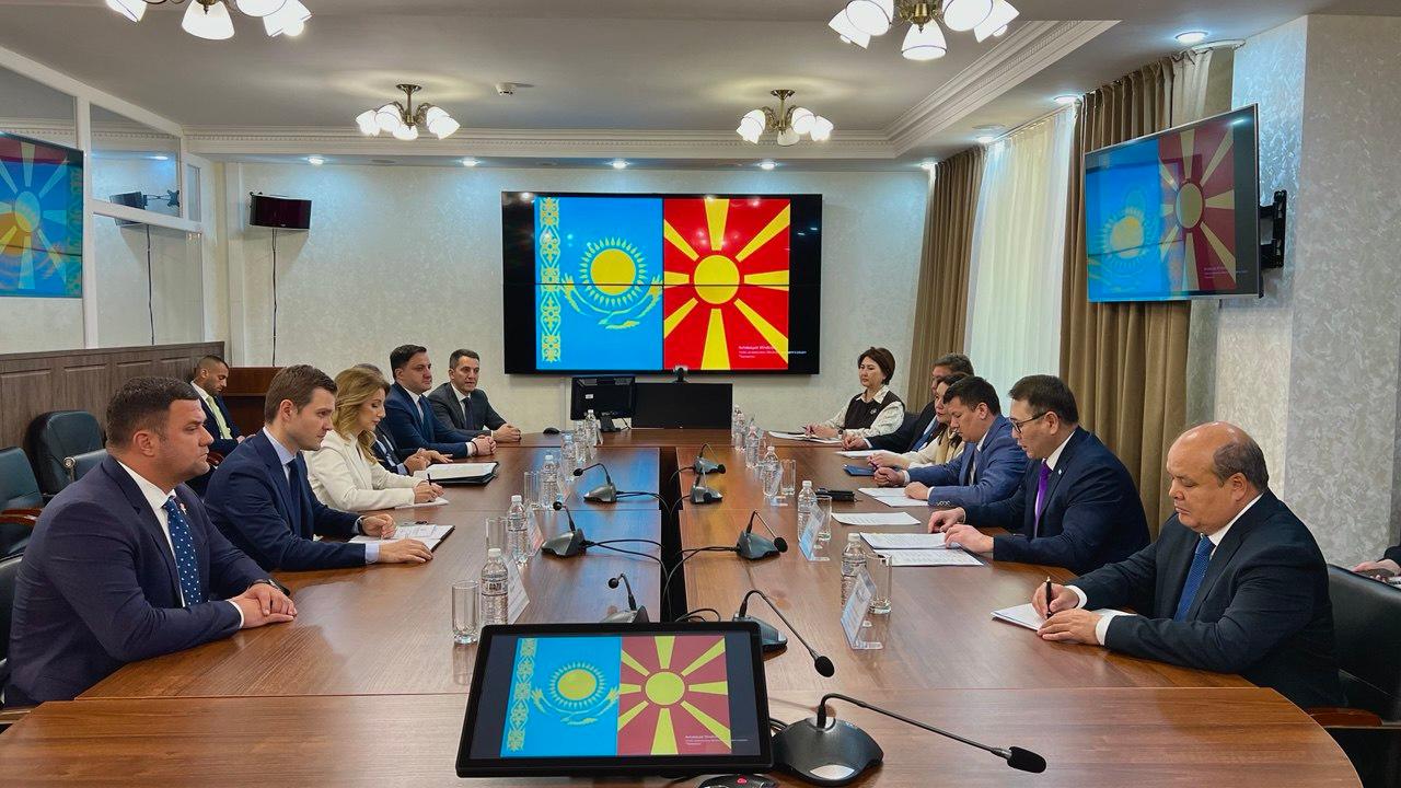 Қазақстанның сауда және интеграция министрі  Солтүстік Македония СІМ басшысымен кездесті