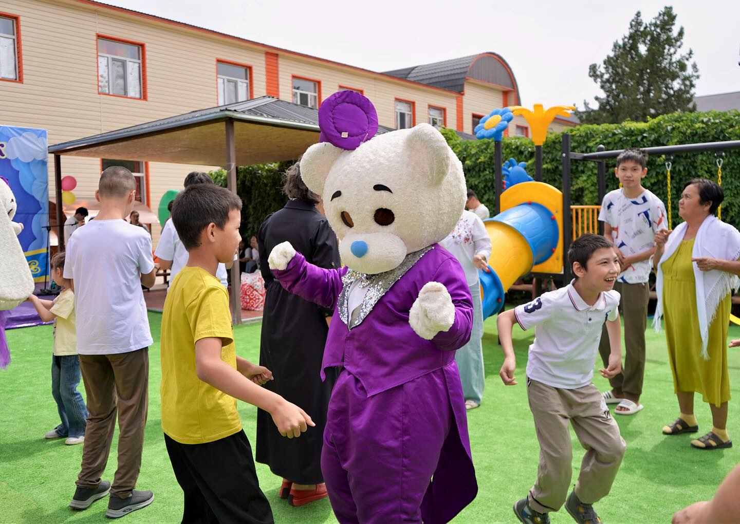 БАЛАЛАР ҚУАНҒАН КҮН