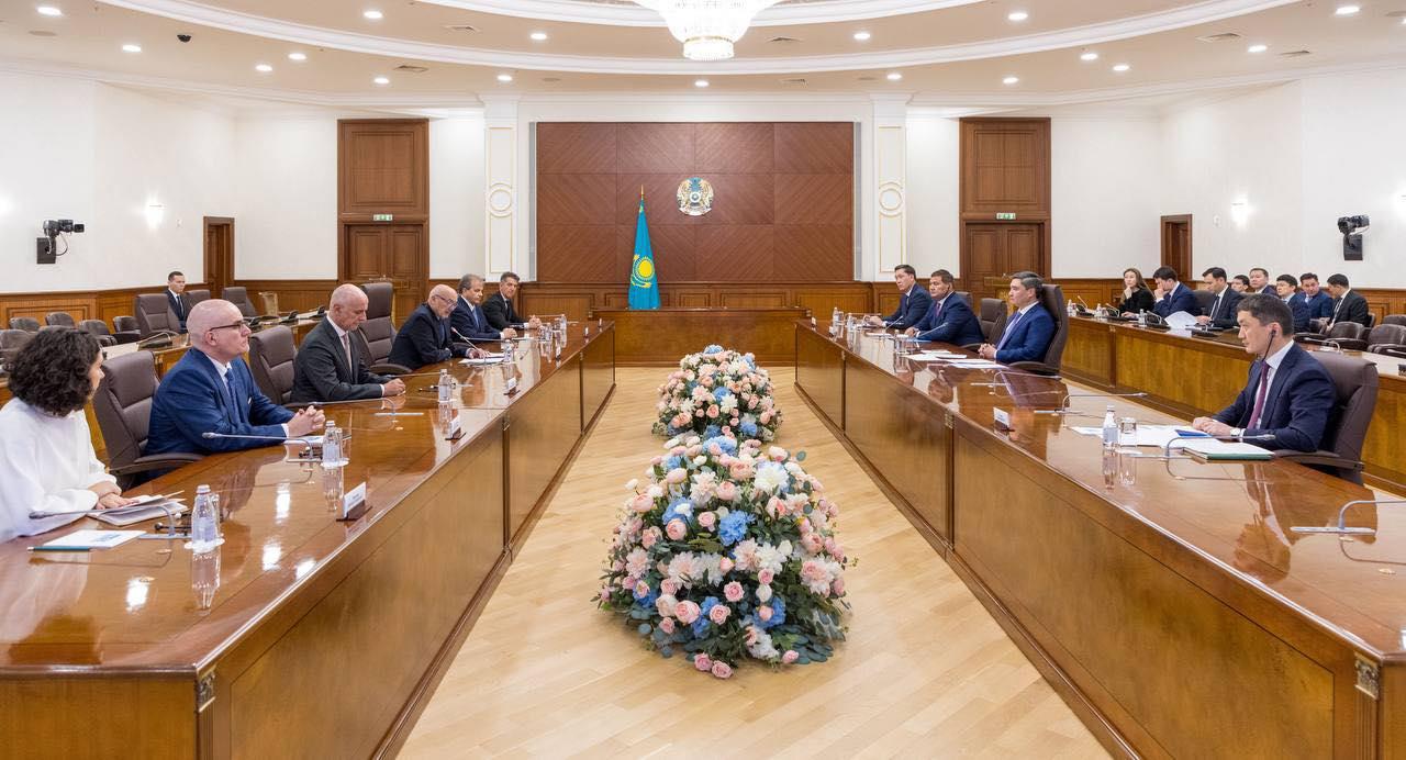 Олжас Бектенов Roca Group компаниясының басшысы Сантьяго де Гомар Рокамен Қызылорда облысындағы зауыт құрылысын талқылады