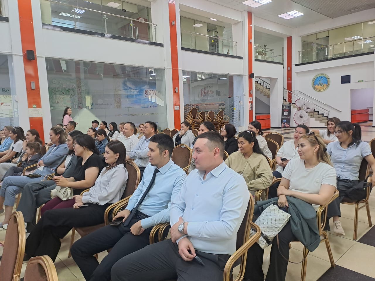Павлодар облысы бойынша мемлекеттік кірістер Департаментінің мамандары "Тура жол" жобасы аясында өткен "Құмар ойындарға тәуелділік: алдын алудың кезеңдері мен тиімді тәсілдері" тақырыбында семинар-тренингке қатысты