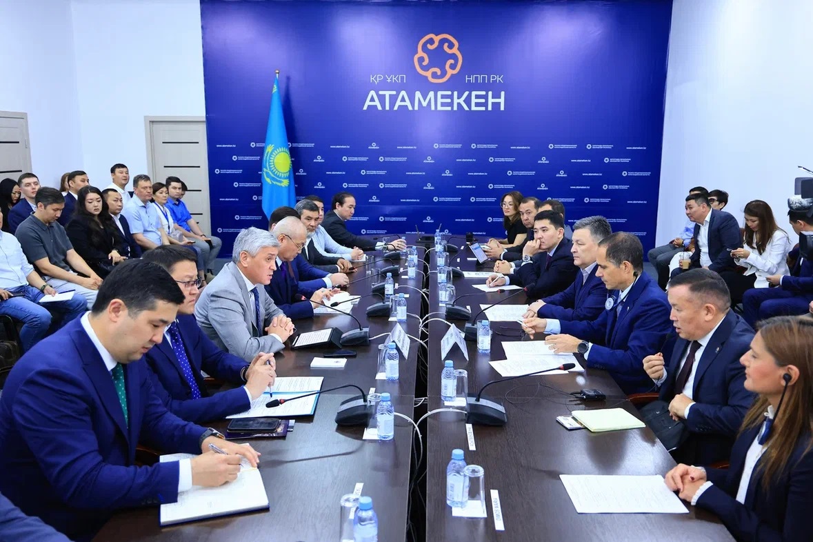 ҚР Энергетика министрлігі, Қарағанды облысы әкімдігі, ҚР Парламенті Мәжілісінің депутаттары, IBM Орталығы және NCOC компаниясының өкілдері Қарағанды облысындағы жетекші кәсіпорындарын аралады