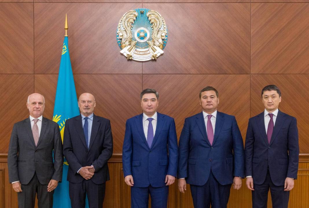Олжас Бектенов Roca Group компаниясының басшысы Сантьяго де Гомар Рокамен Қызылорда облысындағы зауыт құрылысын талқылады