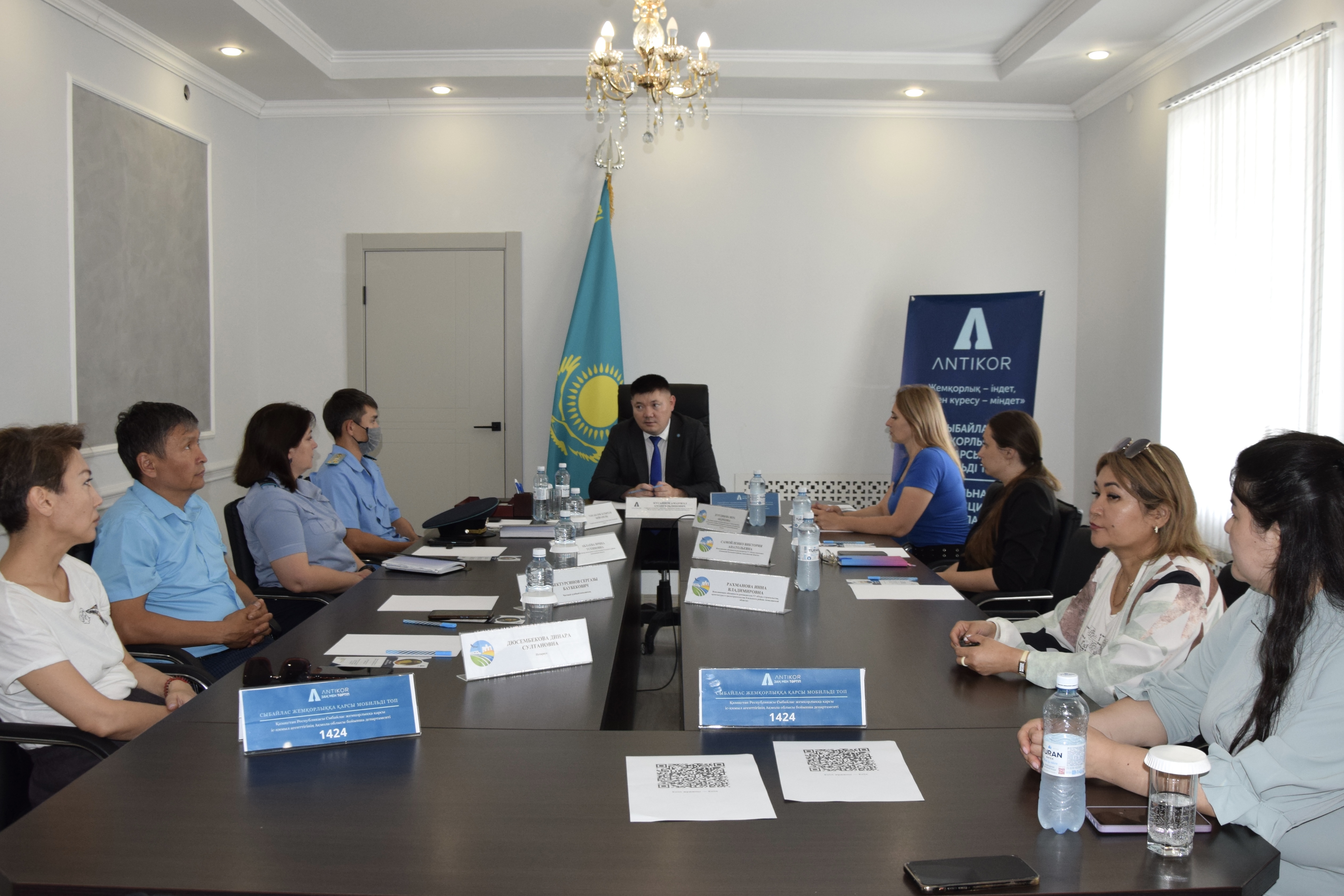 Халықпен кездесу: Антикор жергілікті жерлерде құқықтық көмек көрсетеді