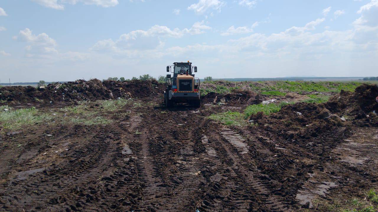 Жоғарғы Бұрлық ауылында қоқыс үйіндісін бұра жалғастырады.
