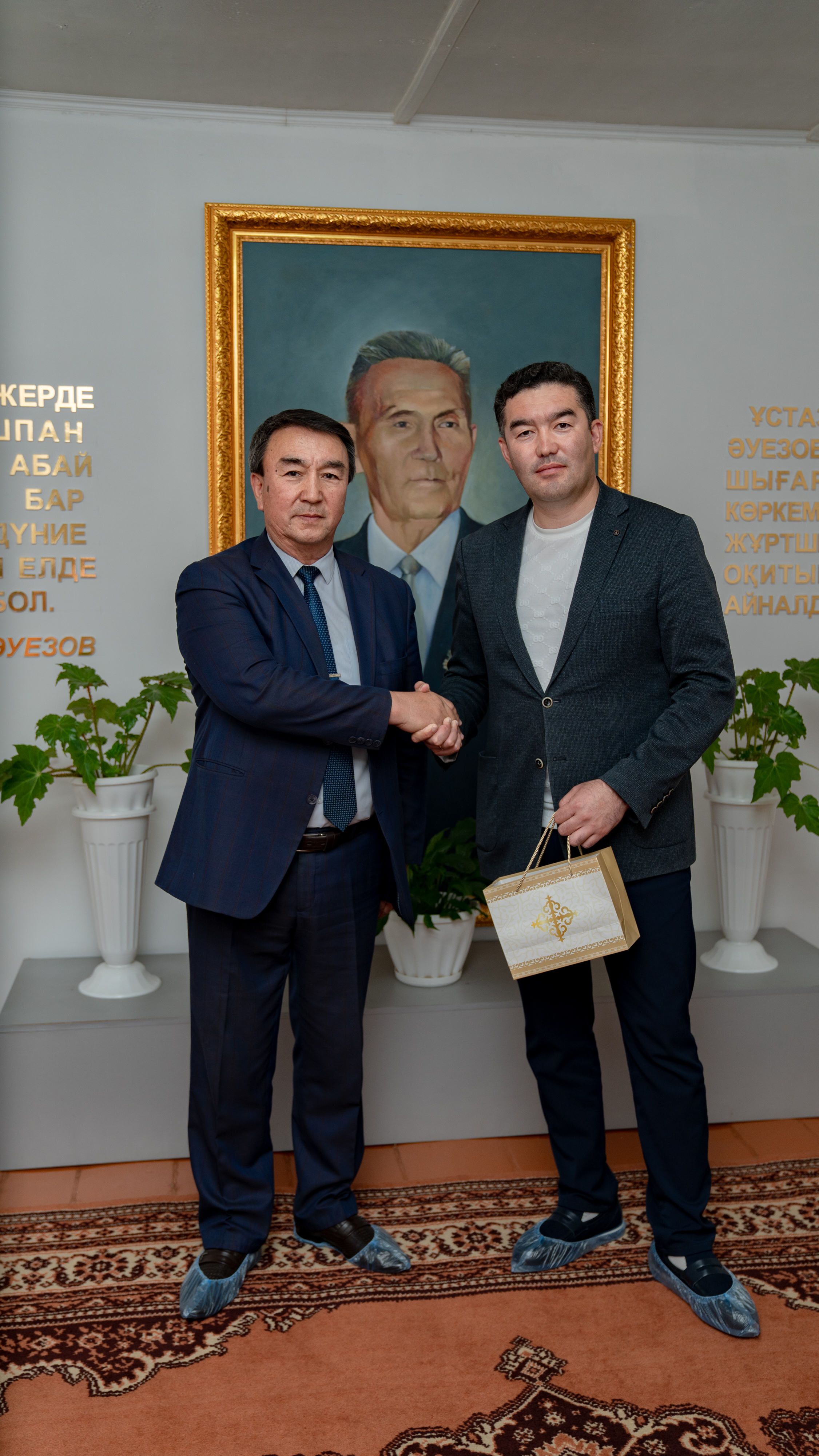 Бүгін Абай облысының мәдениет, тілдерді дамыту және архив ісі басқармасының басшысы Жанжігіт Омархан Абай ауданына жұмыс сапарымен барды