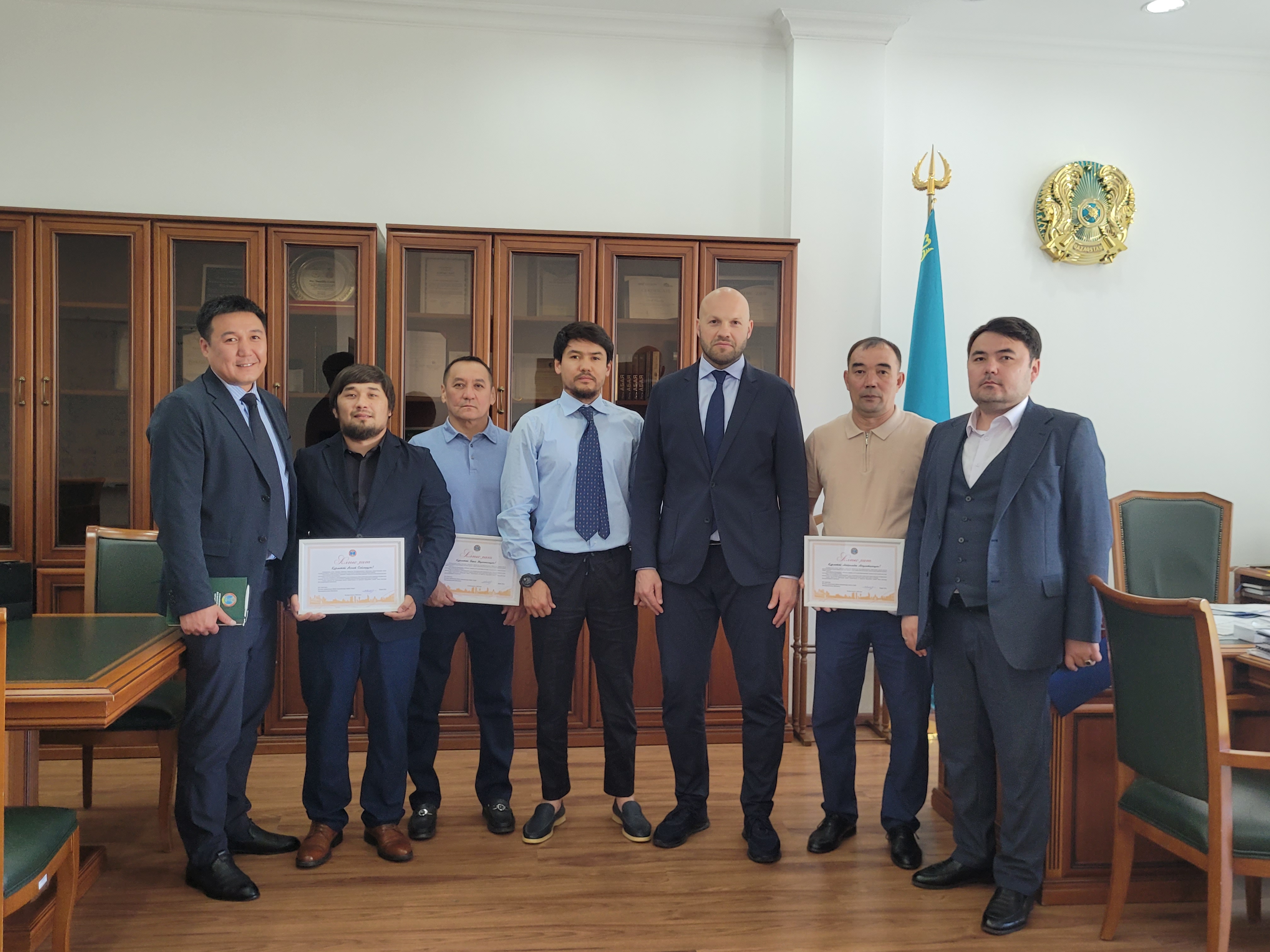 РУКОВОДИТЕЛЬ УПРАВЛЕНИЯ ФИЗИЧЕСКОЙ КУЛЬТУРЫ И СПОРТА АСТАНЫ ПРИНЯЛ ТРЕНЕРОВ СТОЛИЧНЫХ БОРЦОВ